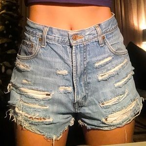 High waisted Levi denim shorts
